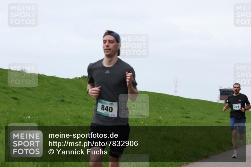 04.05.2025 - 8. Wedeler Halbmarathon Yannick Fuchs http://msf.ph/oto/7832906 04.05.2025 11:21:30 Laufen 840, 394, 226 meine-sportfotos.de