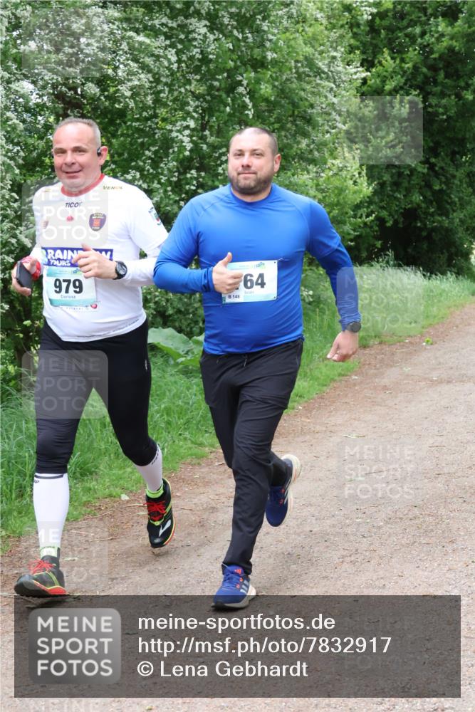 04.05.2025 - 8. Wedeler Halbmarathon Lena Gebhardt http://msf.ph/oto/7832917 04.05.2025 11:20:45 Laufen 979, 148, 64 meine-sportfotos.de