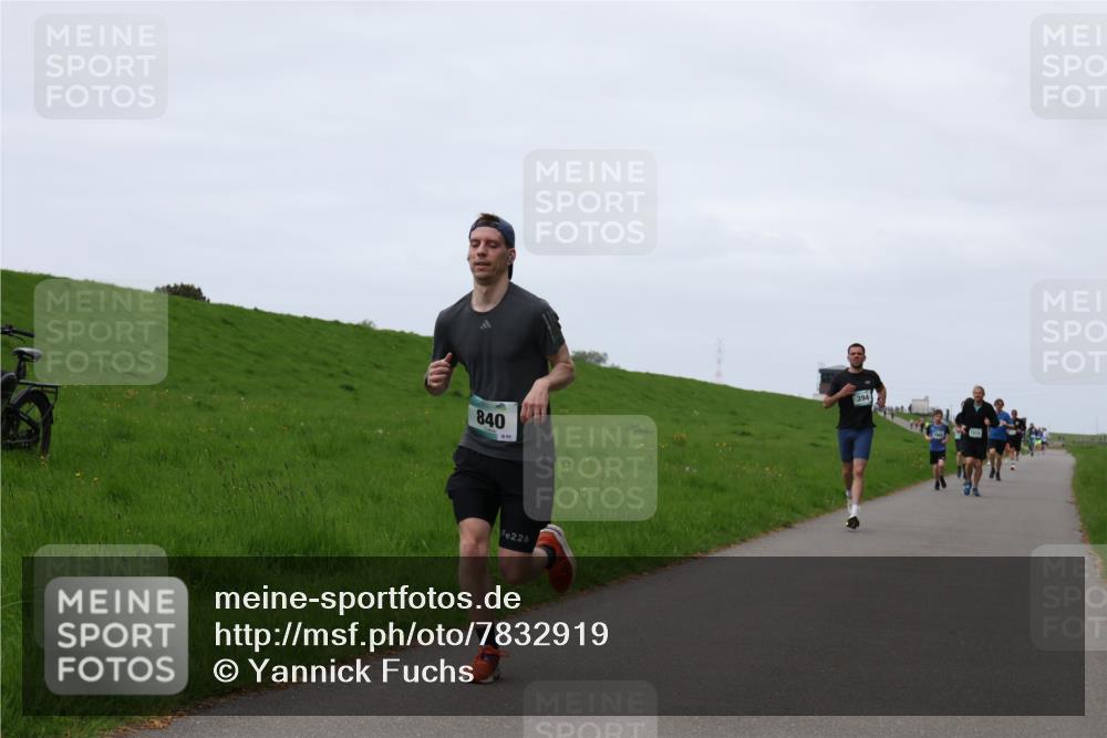 04.05.2025 - 8. Wedeler Halbmarathon Yannick Fuchs http://msf.ph/oto/7832919 04.05.2025 11:21:30 Laufen 840, 226, 1211 meine-sportfotos.de