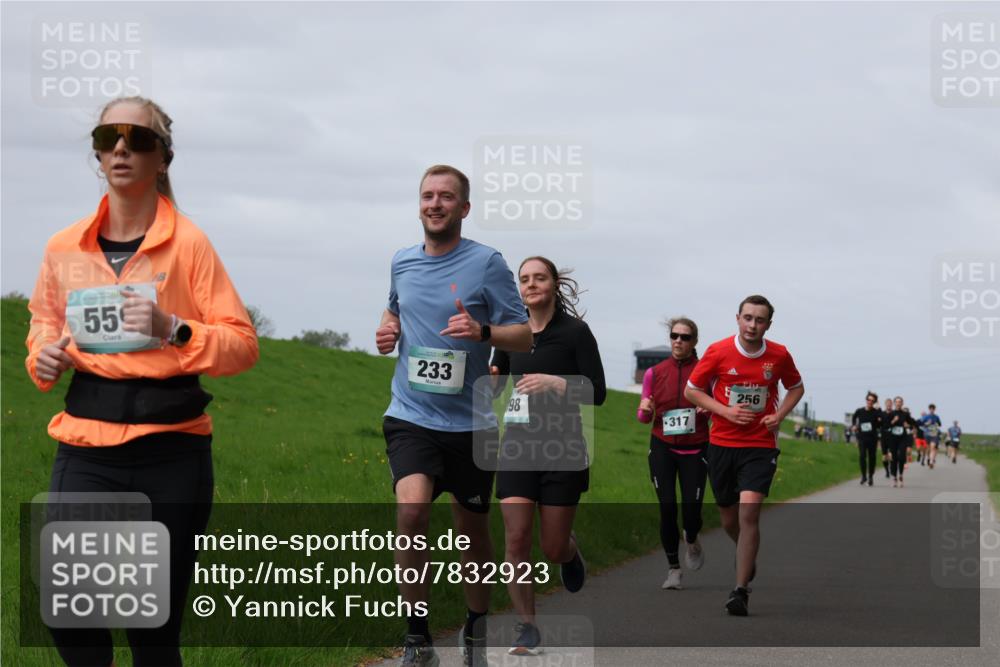 04.05.2025 - 8. Wedeler Halbmarathon Yannick Fuchs http://msf.ph/oto/7832923 04.05.2025 11:41:50 Laufen 55, 233, 98, 317, 256 meine-sportfotos.de