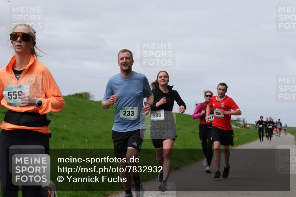 04.05.2025 - 8. Wedeler Halbmarathon Yannick Fuchs http://msf.ph/oto/7832932 04.05.2025 11:41:50 Laufen 559, 233, 398, 256 meine-sportfotos.de