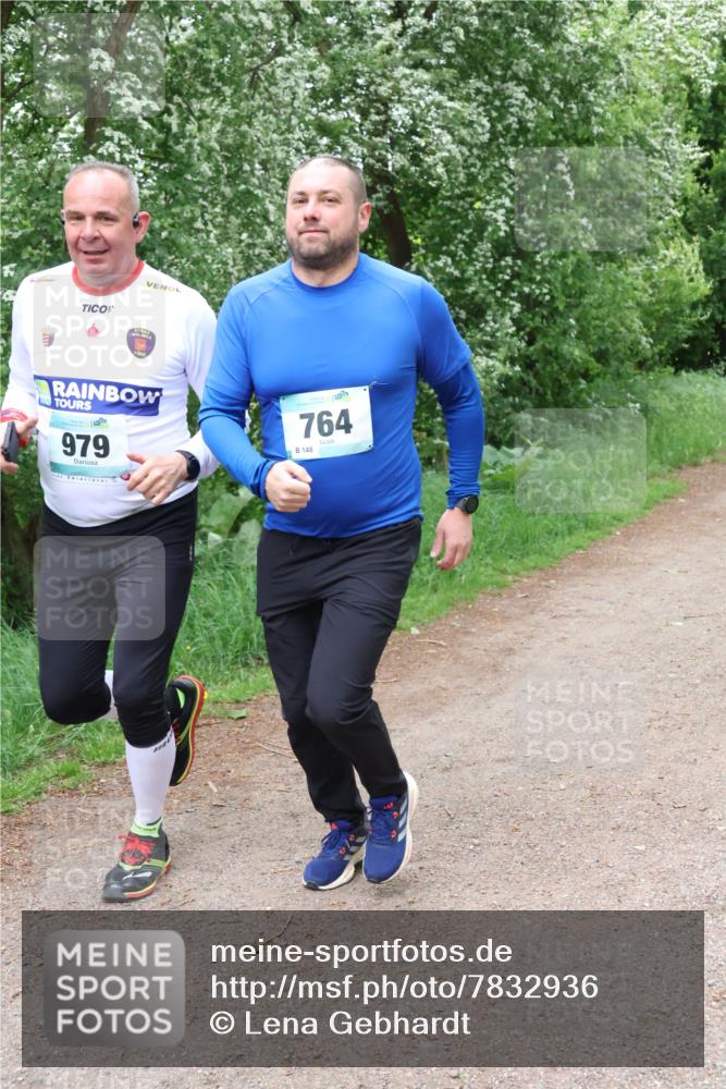 04.05.2025 - 8. Wedeler Halbmarathon Lena Gebhardt http://msf.ph/oto/7832936 04.05.2025 11:20:45 Laufen 979, 36, 764, 148 meine-sportfotos.de