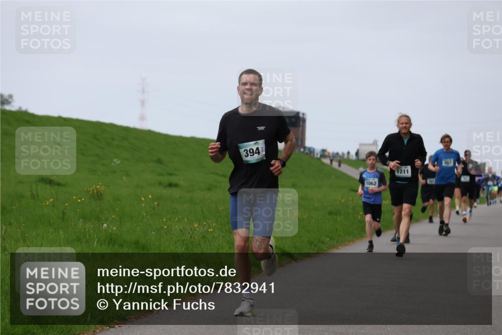04.05.2025 - 8. Wedeler Halbmarathon Yannick Fuchs http://msf.ph/oto/7832941 04.05.2025 11:21:31 Laufen 394, 1062, 1211, 657 meine-sportfotos.de