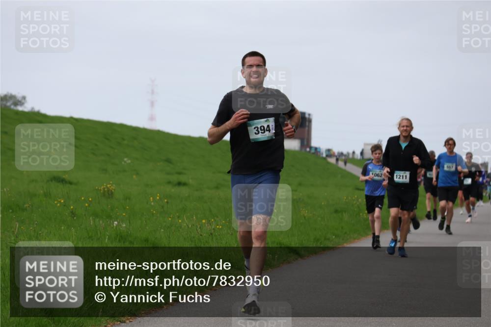 04.05.2025 - 8. Wedeler Halbmarathon Yannick Fuchs http://msf.ph/oto/7832950 04.05.2025 11:21:32 Laufen 394, 1062, 1211, 657 meine-sportfotos.de