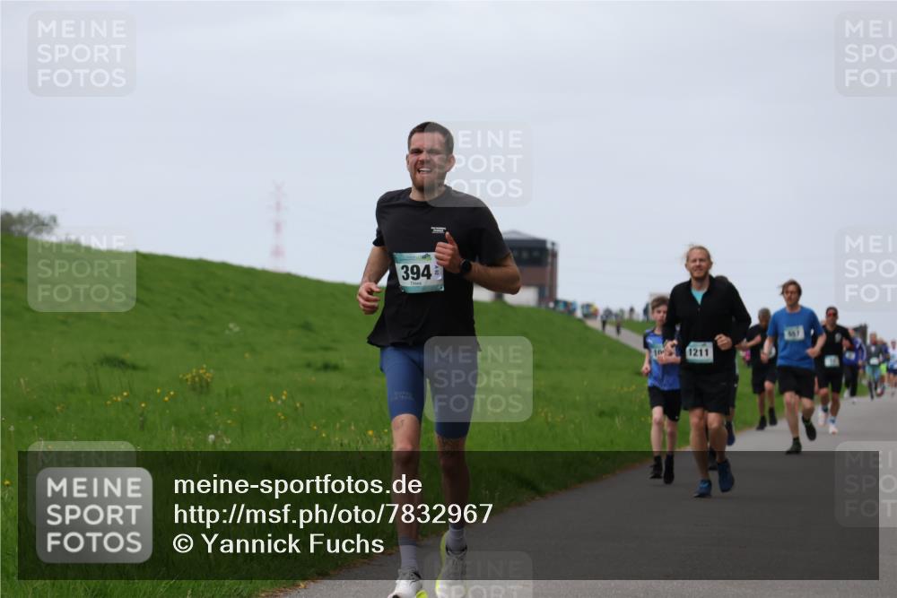 04.05.2025 - 8. Wedeler Halbmarathon Yannick Fuchs http://msf.ph/oto/7832967 04.05.2025 11:21:32 Laufen 394, 10, 1211, 667 meine-sportfotos.de