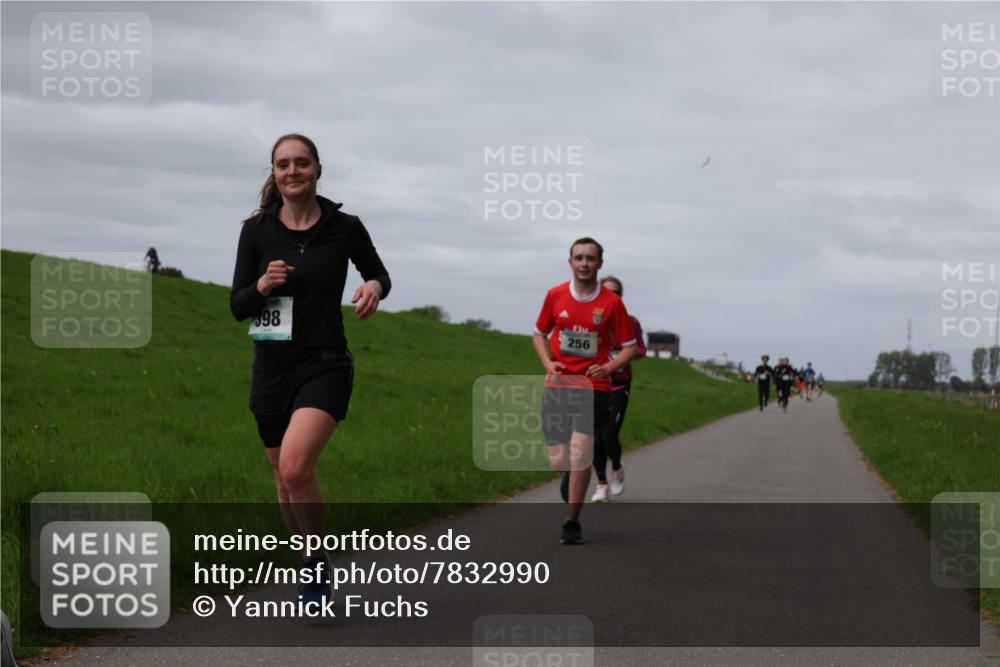 04.05.2025 - 8. Wedeler Halbmarathon Yannick Fuchs http://msf.ph/oto/7832990 04.05.2025 11:41:52 Laufen 598, 256 meine-sportfotos.de