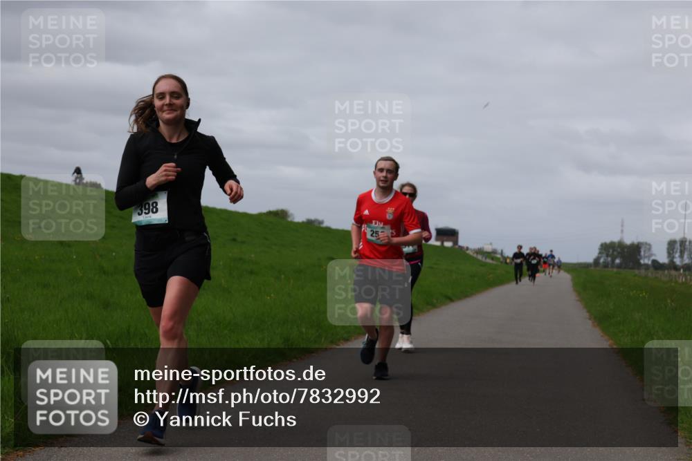 04.05.2025 - 8. Wedeler Halbmarathon Yannick Fuchs http://msf.ph/oto/7832992 04.05.2025 11:41:52 Laufen 398, 25 meine-sportfotos.de