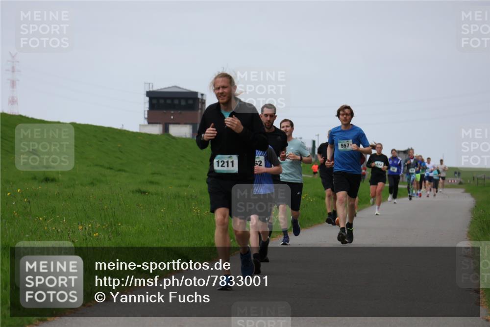 04.05.2025 - 8. Wedeler Halbmarathon Yannick Fuchs http://msf.ph/oto/7833001 04.05.2025 11:21:34 Laufen 1211, 62, 557, 513 meine-sportfotos.de