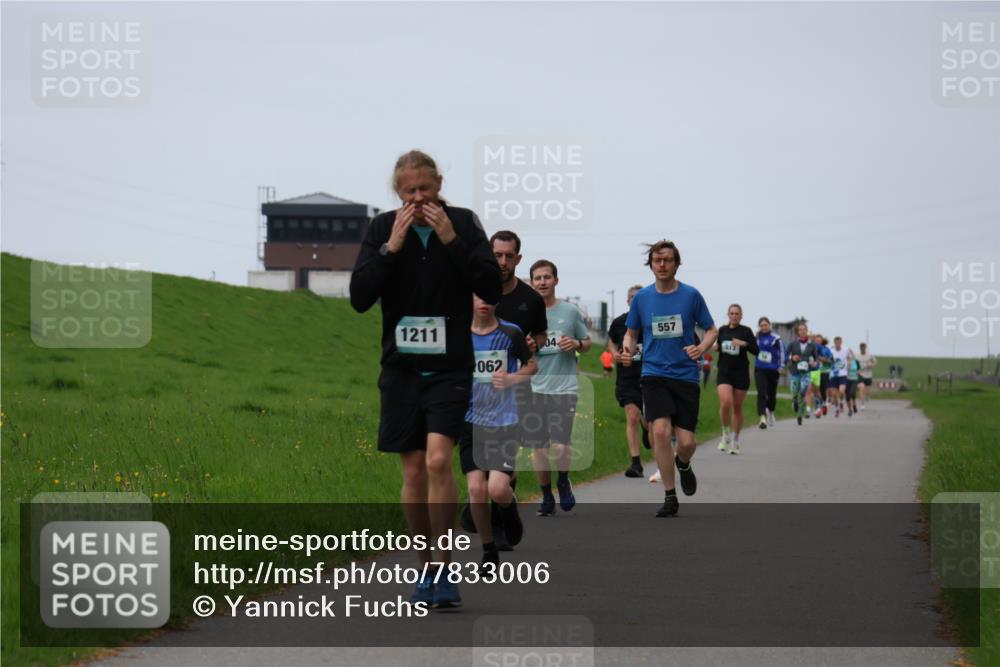 04.05.2025 - 8. Wedeler Halbmarathon Yannick Fuchs http://msf.ph/oto/7833006 04.05.2025 11:21:34 Laufen 1211, 062, 04, 557 meine-sportfotos.de