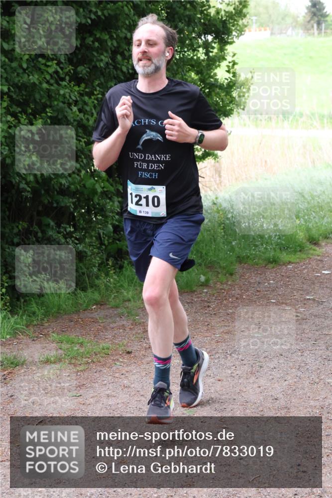 04.05.2025 - 8. Wedeler Halbmarathon Lena Gebhardt http://msf.ph/oto/7833019 04.05.2025 11:20:59 Laufen 1210, 139 meine-sportfotos.de