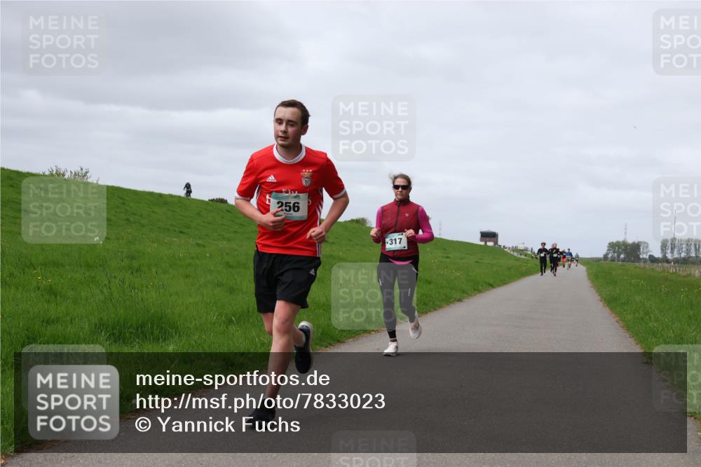 04.05.2025 - 8. Wedeler Halbmarathon Yannick Fuchs http://msf.ph/oto/7833023 04.05.2025 11:41:53 Laufen 256, 317 meine-sportfotos.de