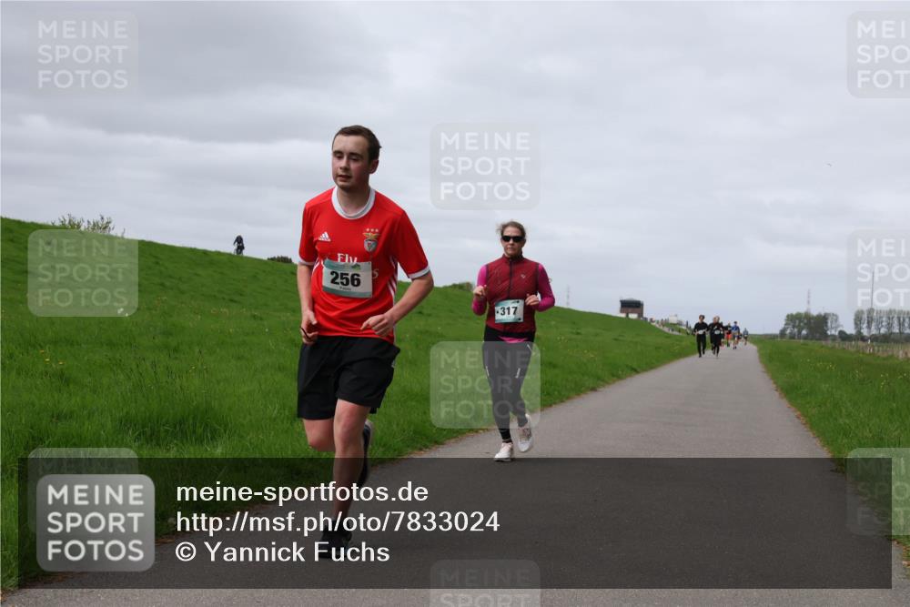 04.05.2025 - 8. Wedeler Halbmarathon Yannick Fuchs http://msf.ph/oto/7833024 04.05.2025 11:41:53 Laufen 256, 317 meine-sportfotos.de