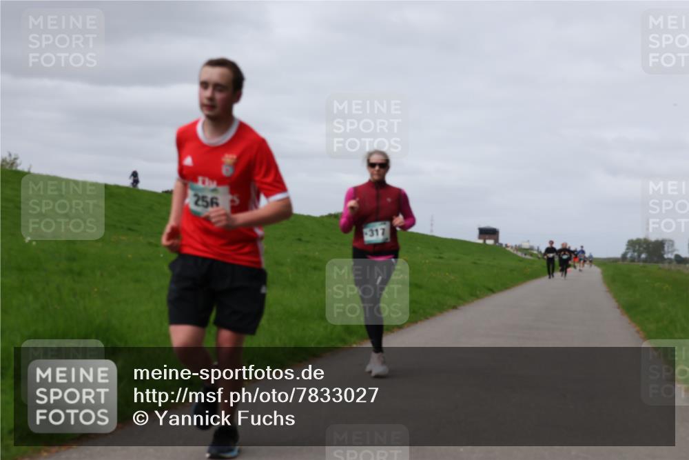 04.05.2025 - 8. Wedeler Halbmarathon Yannick Fuchs http://msf.ph/oto/7833027 04.05.2025 11:41:53 Laufen 256, 317 meine-sportfotos.de