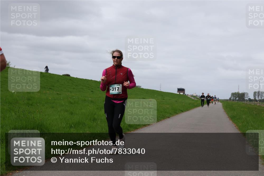 04.05.2025 - 8. Wedeler Halbmarathon Yannick Fuchs http://msf.ph/oto/7833040 04.05.2025 11:41:54 Laufen 317 meine-sportfotos.de