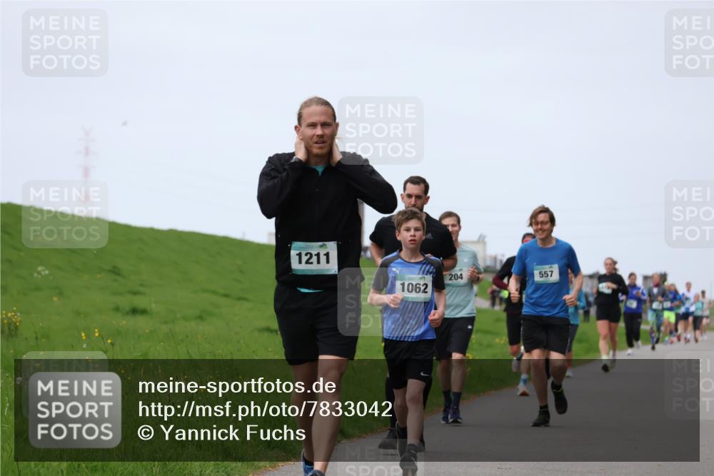 04.05.2025 - 8. Wedeler Halbmarathon Yannick Fuchs http://msf.ph/oto/7833042 04.05.2025 11:21:36 Laufen 1211, 1062, 204, 557 meine-sportfotos.de