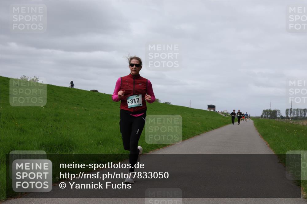 04.05.2025 - 8. Wedeler Halbmarathon Yannick Fuchs http://msf.ph/oto/7833050 04.05.2025 11:41:54 Laufen 317 meine-sportfotos.de