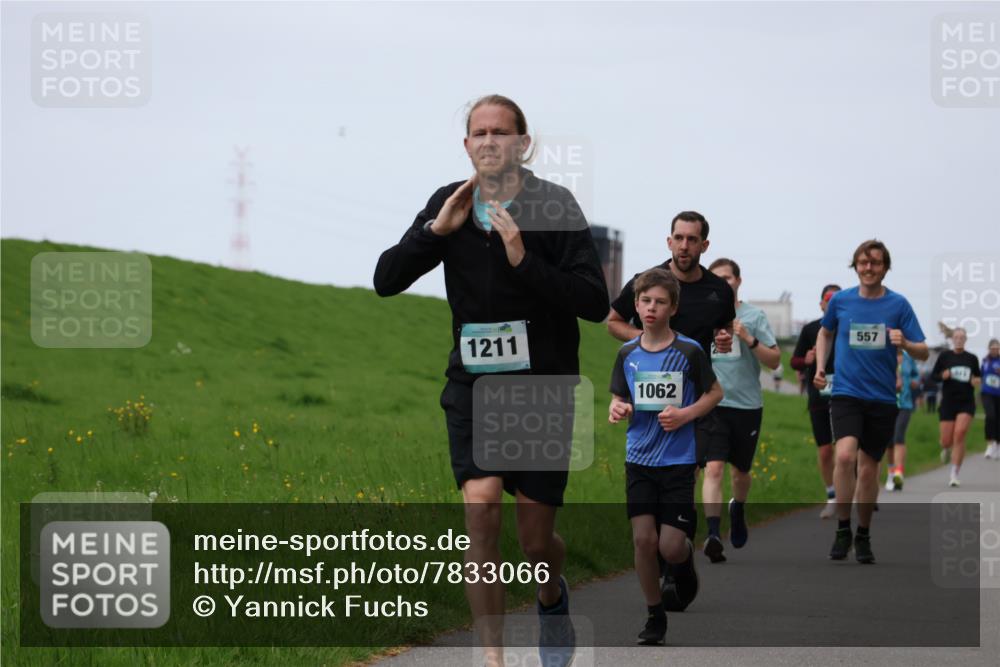 04.05.2025 - 8. Wedeler Halbmarathon Yannick Fuchs http://msf.ph/oto/7833066 04.05.2025 11:21:36 Laufen 1211, 1062, 557 meine-sportfotos.de