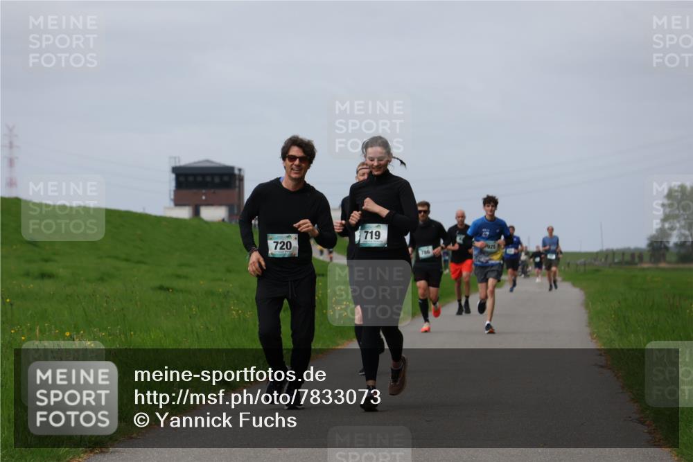 04.05.2025 - 8. Wedeler Halbmarathon Yannick Fuchs http://msf.ph/oto/7833073 04.05.2025 11:42:03 Laufen 720, 719, 766, 925 meine-sportfotos.de