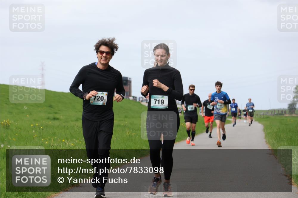 04.05.2025 - 8. Wedeler Halbmarathon Yannick Fuchs http://msf.ph/oto/7833098 04.05.2025 11:42:05 Laufen 720, 0719, 925, 786 meine-sportfotos.de