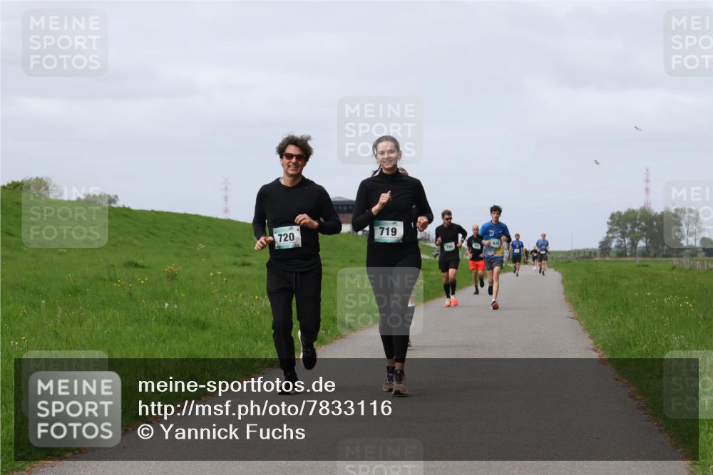 04.05.2025 - 8. Wedeler Halbmarathon Yannick Fuchs http://msf.ph/oto/7833116 04.05.2025 11:42:06 Laufen 720, 719, 786 meine-sportfotos.de