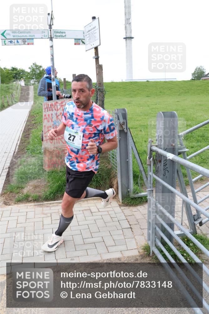 04.05.2025 - 8. Wedeler Halbmarathon Lena Gebhardt http://msf.ph/oto/7833148 04.05.2025 11:21:31 Laufen 24, 0, 9, 3, 1, 27 meine-sportfotos.de