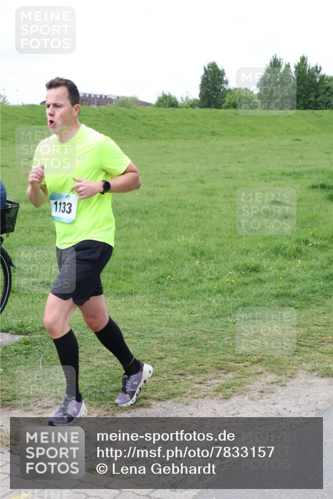 04.05.2025 - 8. Wedeler Halbmarathon Lena Gebhardt http://msf.ph/oto/7833157 04.05.2025 11:21:33 Laufen 1133 meine-sportfotos.de