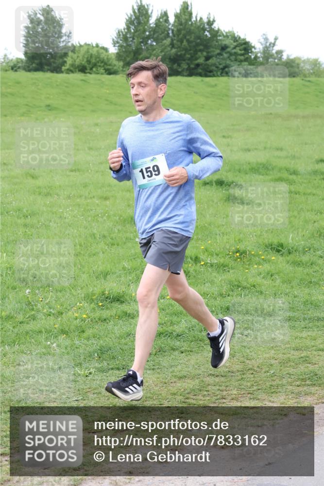 04.05.2025 - 8. Wedeler Halbmarathon Lena Gebhardt http://msf.ph/oto/7833162 04.05.2025 11:21:34 Laufen 159 meine-sportfotos.de