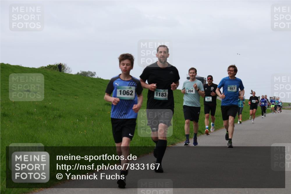 04.05.2025 - 8. Wedeler Halbmarathon Yannick Fuchs http://msf.ph/oto/7833167 04.05.2025 11:21:41 Laufen 1062, 1183, 204, 77, 557 meine-sportfotos.de