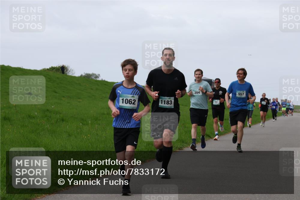 04.05.2025 - 8. Wedeler Halbmarathon Yannick Fuchs http://msf.ph/oto/7833172 04.05.2025 11:21:41 Laufen 1062, 1183, 204, 77, 557, 513 meine-sportfotos.de