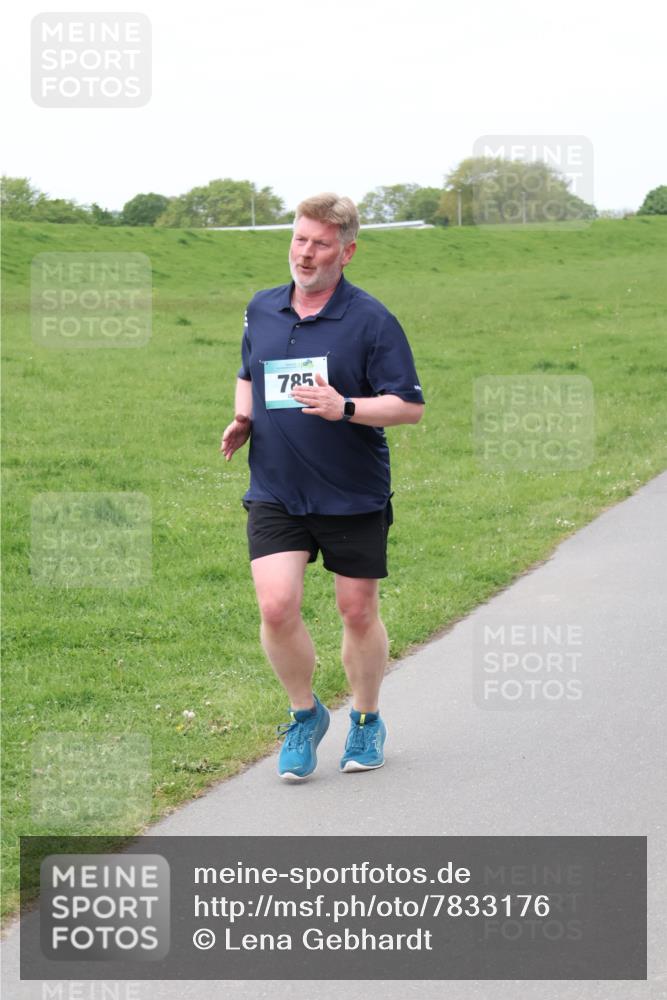 04.05.2025 - 8. Wedeler Halbmarathon Lena Gebhardt http://msf.ph/oto/7833176 04.05.2025 11:21:41 Laufen 785 meine-sportfotos.de