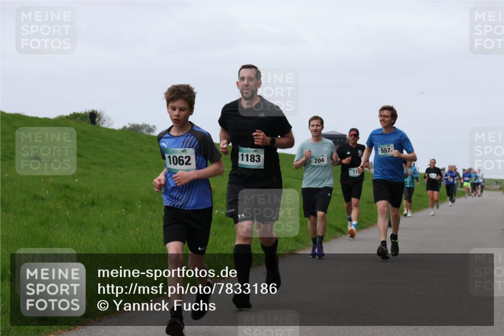 04.05.2025 - 8. Wedeler Halbmarathon Yannick Fuchs http://msf.ph/oto/7833186 04.05.2025 11:21:41 Laufen 1062, 1183, 204, 77, 557 meine-sportfotos.de