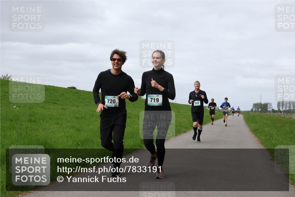 04.05.2025 - 8. Wedeler Halbmarathon Yannick Fuchs http://msf.ph/oto/7833191 04.05.2025 11:42:09 Laufen 720, 719, 343 meine-sportfotos.de