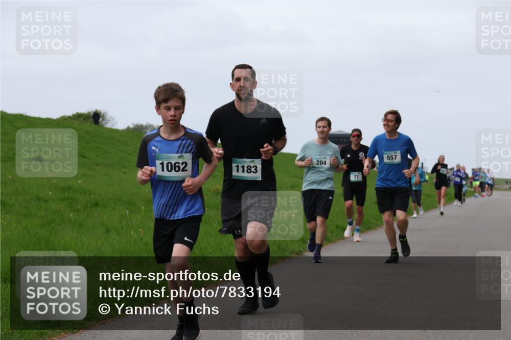 04.05.2025 - 8. Wedeler Halbmarathon Yannick Fuchs http://msf.ph/oto/7833194 04.05.2025 11:21:41 Laufen 1062, 1183, 204, 77, 557 meine-sportfotos.de