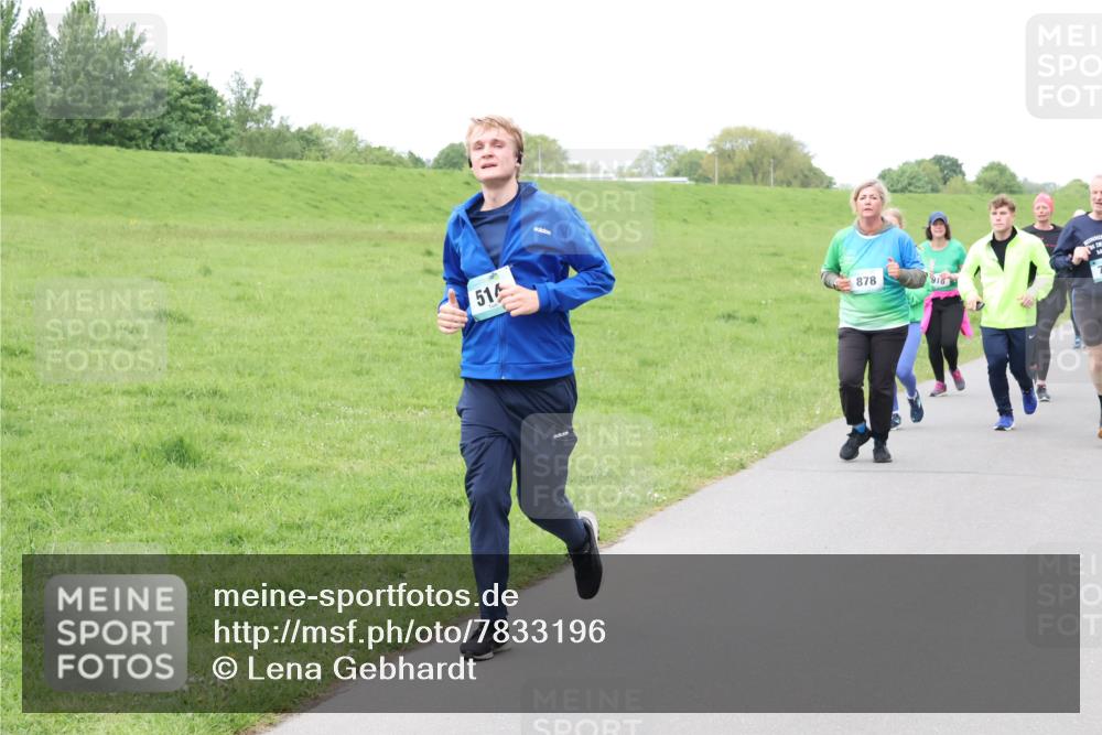 04.05.2025 - 8. Wedeler Halbmarathon Lena Gebhardt http://msf.ph/oto/7833196 04.05.2025 11:21:45 Laufen 514, 878, 918 meine-sportfotos.de