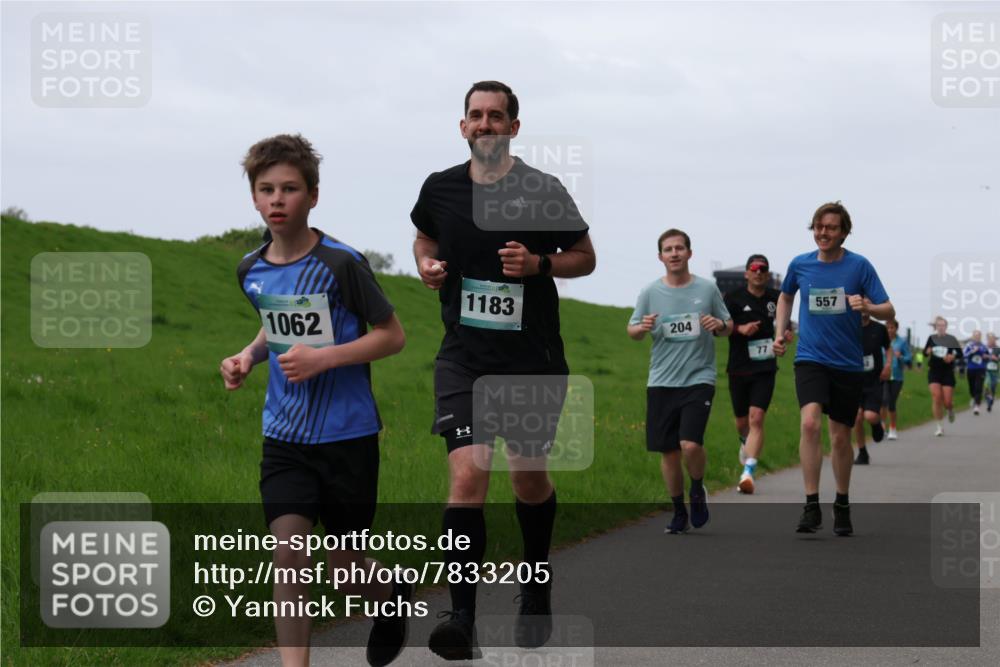 04.05.2025 - 8. Wedeler Halbmarathon Yannick Fuchs http://msf.ph/oto/7833205 04.05.2025 11:21:42 Laufen 1062, 1183, 204, 77, 557 meine-sportfotos.de