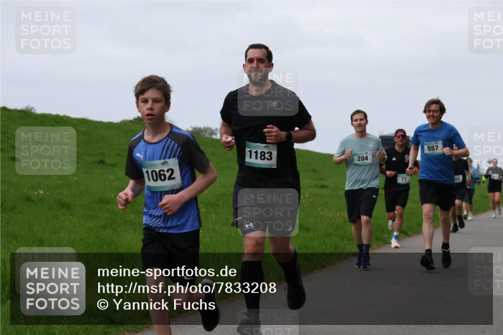 04.05.2025 - 8. Wedeler Halbmarathon Yannick Fuchs http://msf.ph/oto/7833208 04.05.2025 11:21:42 Laufen 1062, 1183, 204, 77, 557 meine-sportfotos.de