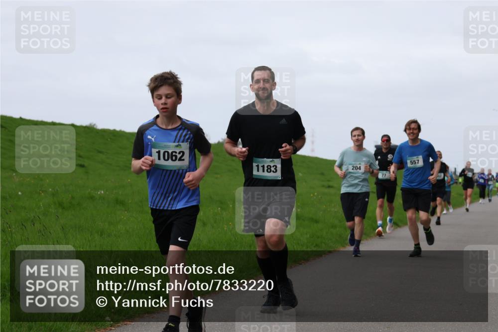 04.05.2025 - 8. Wedeler Halbmarathon Yannick Fuchs http://msf.ph/oto/7833220 04.05.2025 11:21:42 Laufen 1062, 1183, 204, 77, 557 meine-sportfotos.de