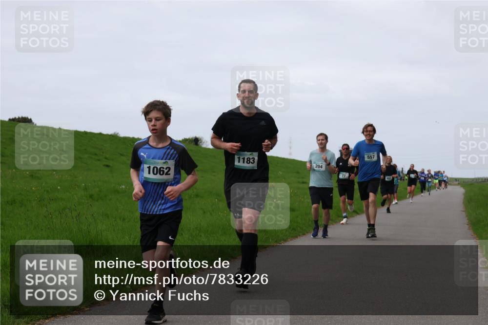 04.05.2025 - 8. Wedeler Halbmarathon Yannick Fuchs http://msf.ph/oto/7833226 04.05.2025 11:21:42 Laufen 1183, 204, 1062, 557 meine-sportfotos.de