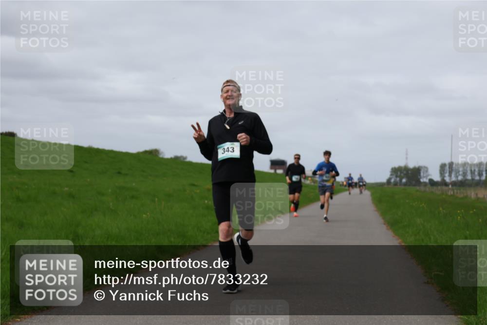 04.05.2025 - 8. Wedeler Halbmarathon Yannick Fuchs http://msf.ph/oto/7833232 04.05.2025 11:42:10 Laufen 343 meine-sportfotos.de