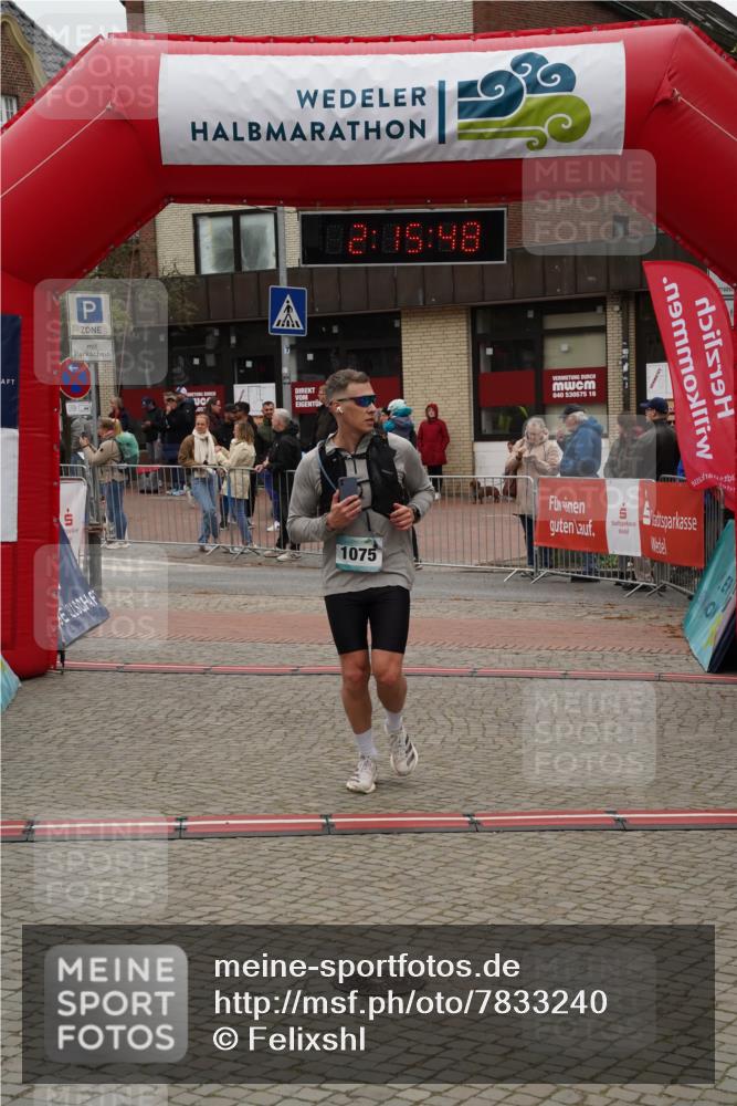 04.05.2025 - 8. Wedeler Halbmarathon Felixshl http://msf.ph/oto/7833240 04.05.2025 12:15:46 Ziel 270, 1075 meine-sportfotos.de