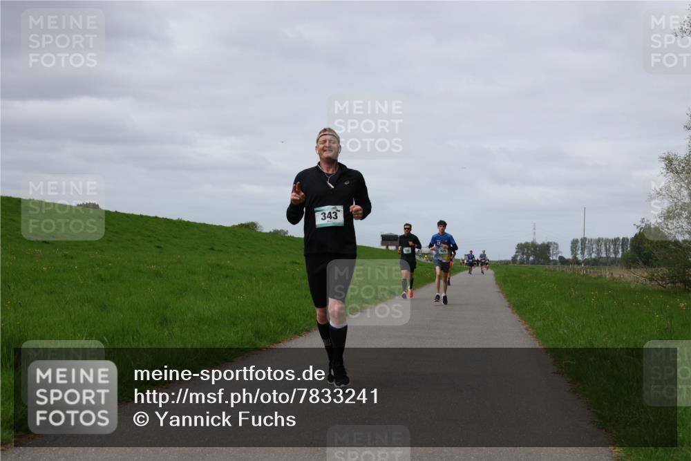 04.05.2025 - 8. Wedeler Halbmarathon Yannick Fuchs http://msf.ph/oto/7833241 04.05.2025 11:42:10 Laufen 343 meine-sportfotos.de