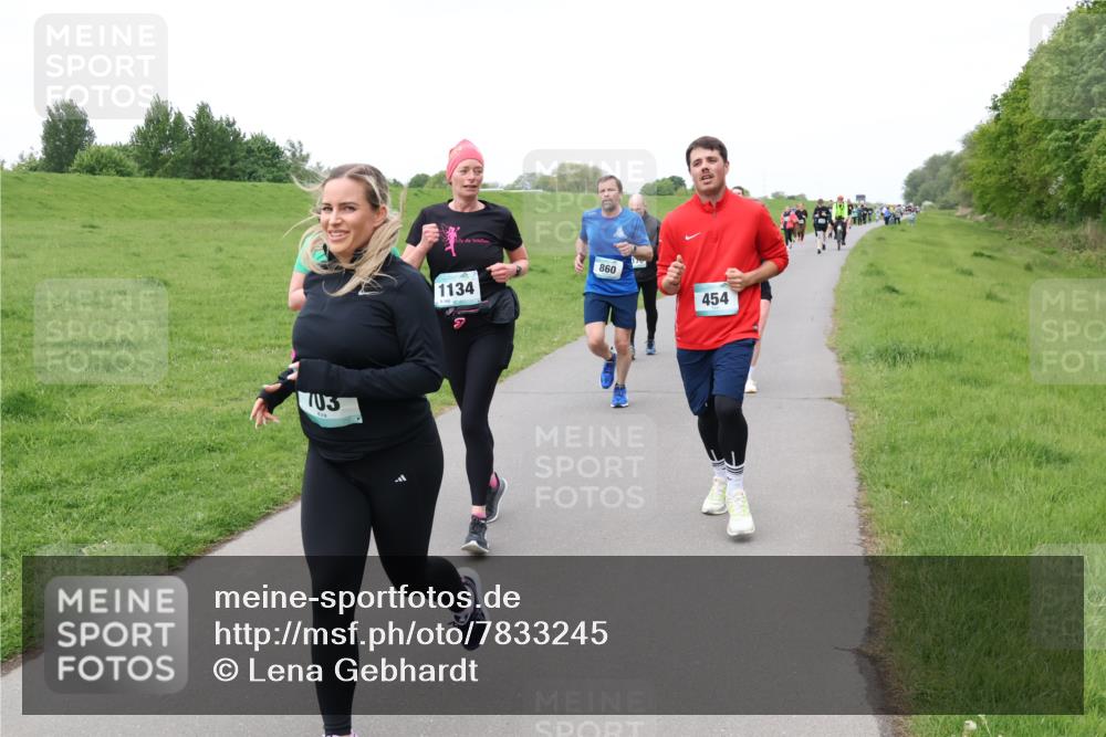 04.05.2025 - 8. Wedeler Halbmarathon Lena Gebhardt http://msf.ph/oto/7833245 04.05.2025 11:21:49 Laufen 703, 1134, 160, 860, 454 meine-sportfotos.de