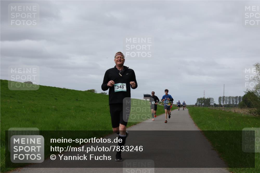 04.05.2025 - 8. Wedeler Halbmarathon Yannick Fuchs http://msf.ph/oto/7833246 04.05.2025 11:42:10 Laufen 343 meine-sportfotos.de