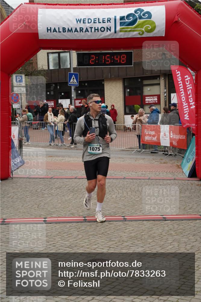 04.05.2025 - 8. Wedeler Halbmarathon Felixshl http://msf.ph/oto/7833263 04.05.2025 12:15:46 Ziel 270, 1075 meine-sportfotos.de