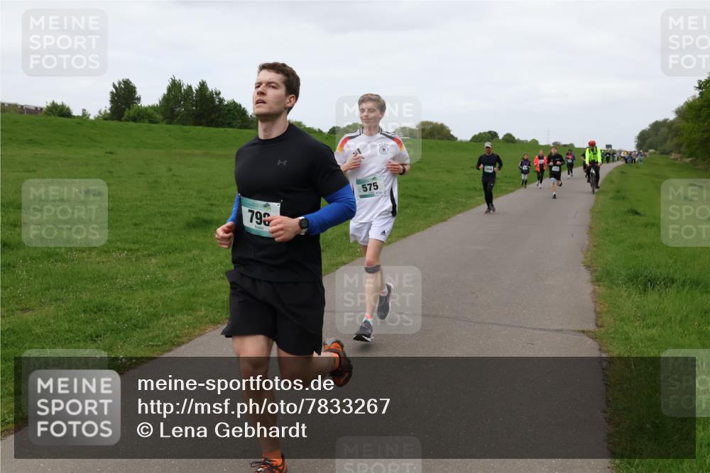 04.05.2025 - 8. Wedeler Halbmarathon Lena Gebhardt http://msf.ph/oto/7833267 04.05.2025 11:21:53 Laufen 79, 575 meine-sportfotos.de