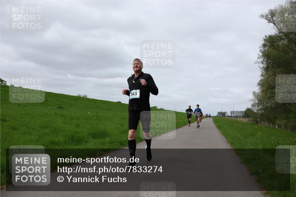 04.05.2025 - 8. Wedeler Halbmarathon Yannick Fuchs http://msf.ph/oto/7833274 04.05.2025 11:42:11 Laufen 343 meine-sportfotos.de