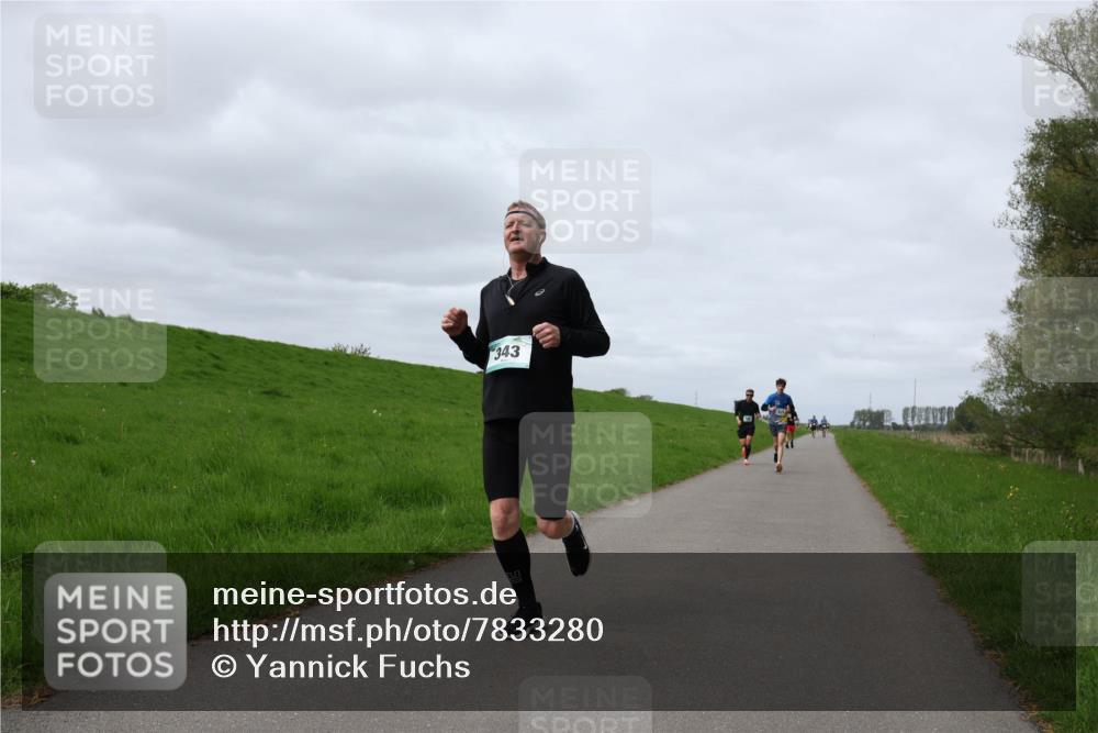04.05.2025 - 8. Wedeler Halbmarathon Yannick Fuchs http://msf.ph/oto/7833280 04.05.2025 11:42:12 Laufen 343 meine-sportfotos.de