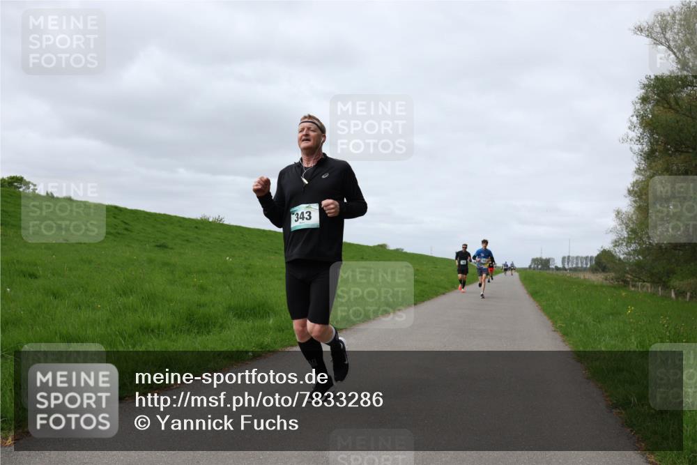 04.05.2025 - 8. Wedeler Halbmarathon Yannick Fuchs http://msf.ph/oto/7833286 04.05.2025 11:42:12 Laufen 343 meine-sportfotos.de