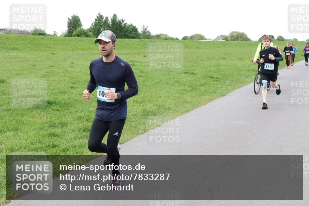 04.05.2025 - 8. Wedeler Halbmarathon Lena Gebhardt http://msf.ph/oto/7833287 04.05.2025 11:21:56 Laufen 10, 1111 meine-sportfotos.de