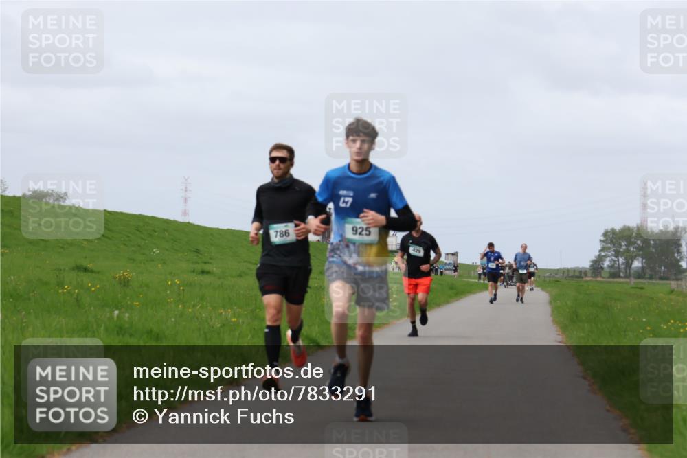 04.05.2025 - 8. Wedeler Halbmarathon Yannick Fuchs http://msf.ph/oto/7833291 04.05.2025 11:42:13 Laufen 786, 925, 429 meine-sportfotos.de